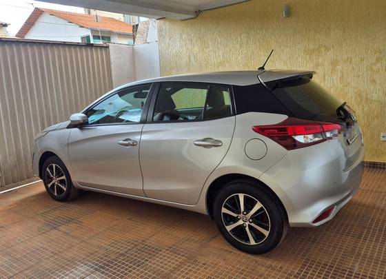 TOYOTA YARIS 1.5 16V FLEX XLS CONNECT MULTIDRIVE TOYOTA YARIS 1.5 16V FLEX XLS CONNECT MULTIDRIVE